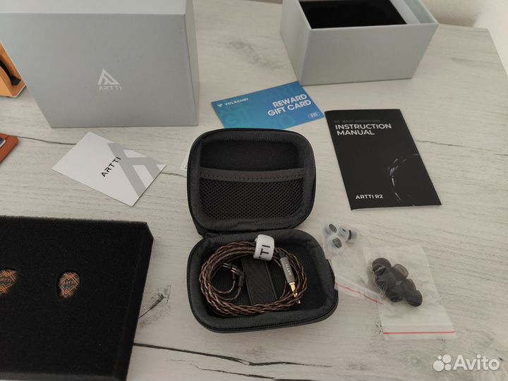 Наушники artti R2
