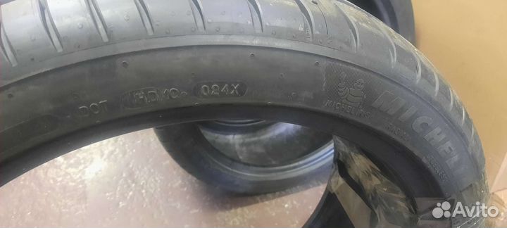 Michelin Pilot Sport 5 245/40 R19 98Y