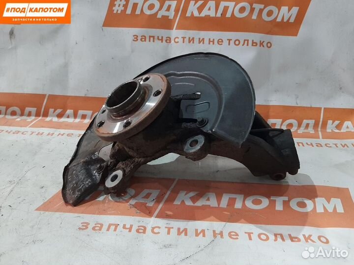 Кулак передний правый Volvo XC60 2010