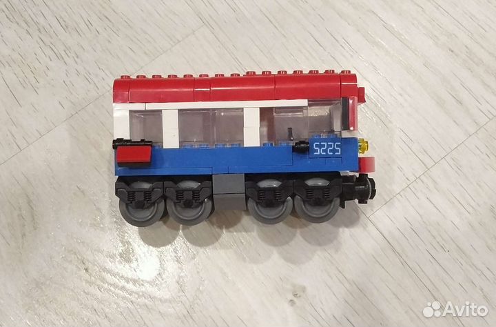 Вагон метро под Лего