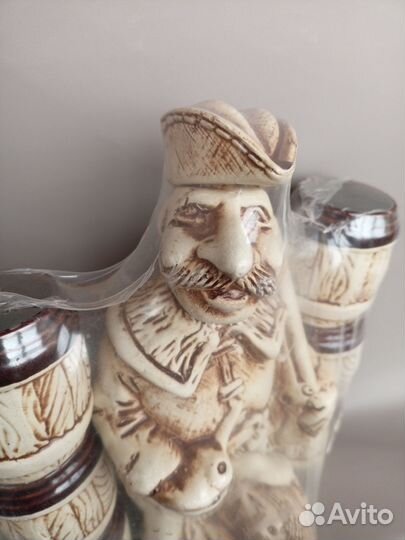 Подарочный набор рюмок,графин и стаканы. Керамика