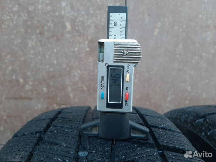 Bridgestone Blizzak Revo GZ 215/65 R16