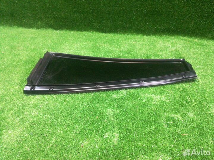 Стекло двери (форточка) заднее правое Toyota Land