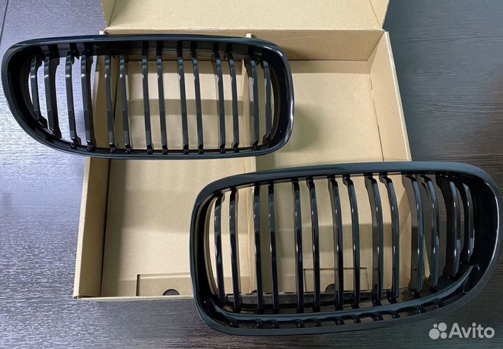 Решетка радиатора BMW E90 рест, М, глянец
