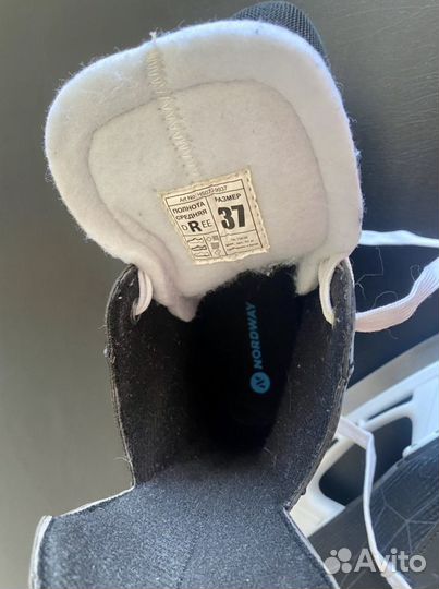 Новые подростковые хоккейные коньки 37 размер