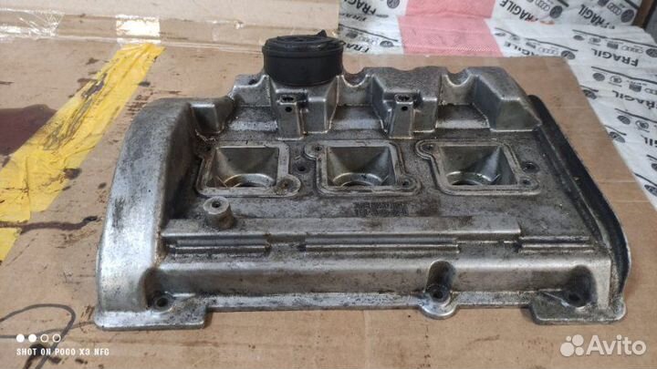 Клапанная крышка с горловиной левая