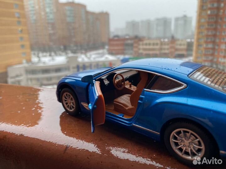 Модель металлическая Bentley Continental GT Синий