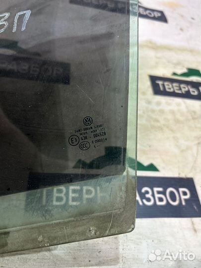 Стекло заднее правое Volkswagen Jetta 5 1.6