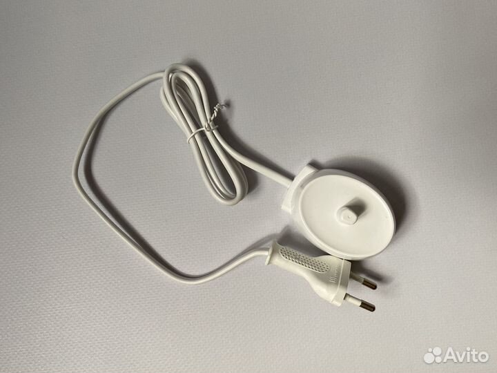 Электрическая зубная щетка Braun oral b