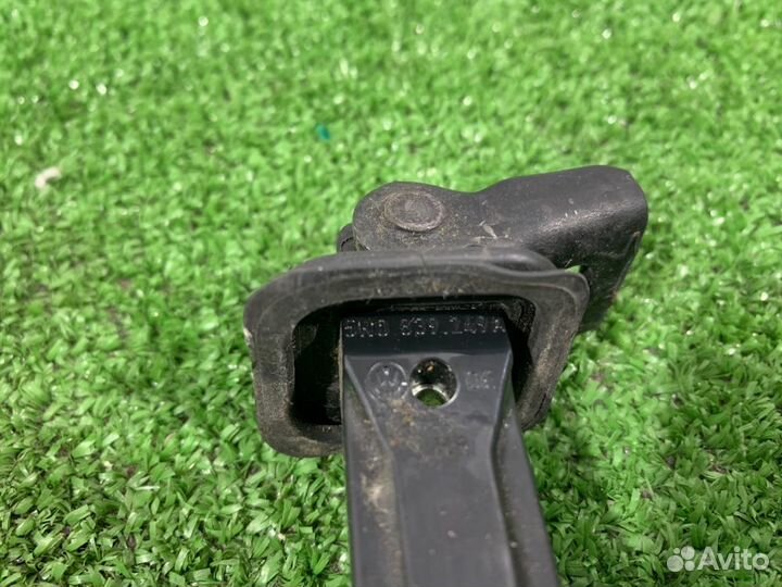 Ограничитель двери Volkswagen Tiguan 5N cawa 2008