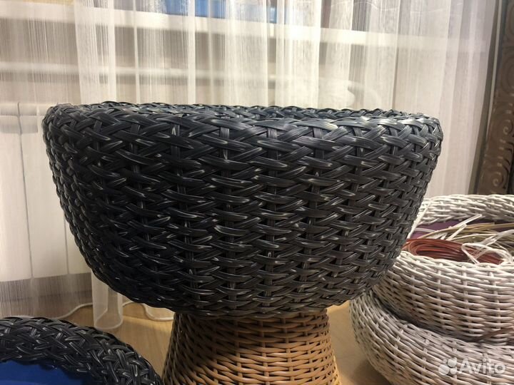 Кашпо из искусственного ротанга