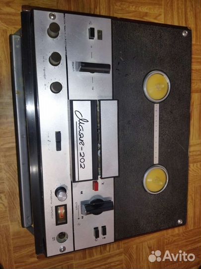 Катушечный магнитофон Маяк 202