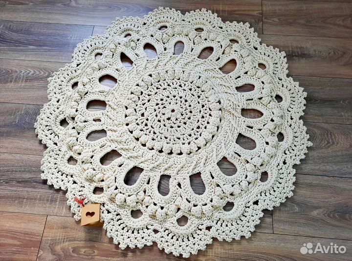 Коврик вязаный интерьерный круглый