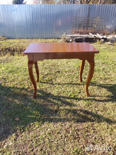 Стол обеденный