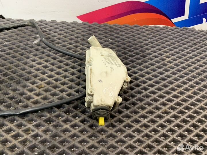 1339022 Активатор замка двери