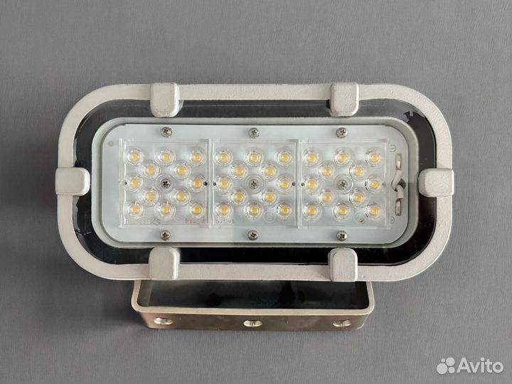 Светильник уличный FWL 31-14-850-D60