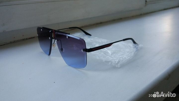 Новые солнцезащитные очки