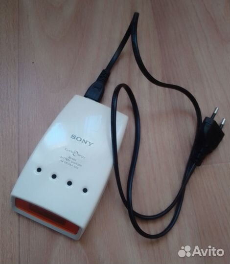 Зарядное устройство Sony