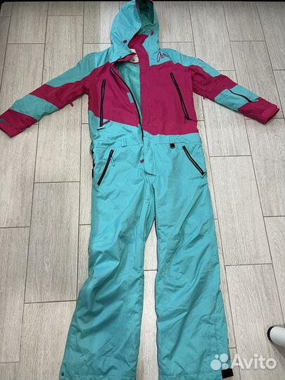 Сноубордический костюм женский
