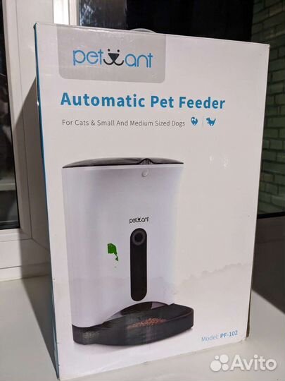 Автоматическая кормушка для кошек и собак 4.3 Л