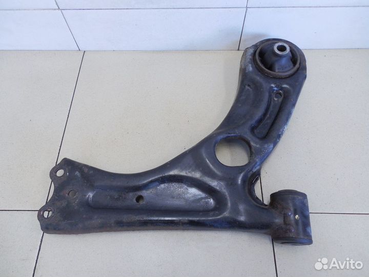 Рычаг передний правый Aveo (T300) 2011