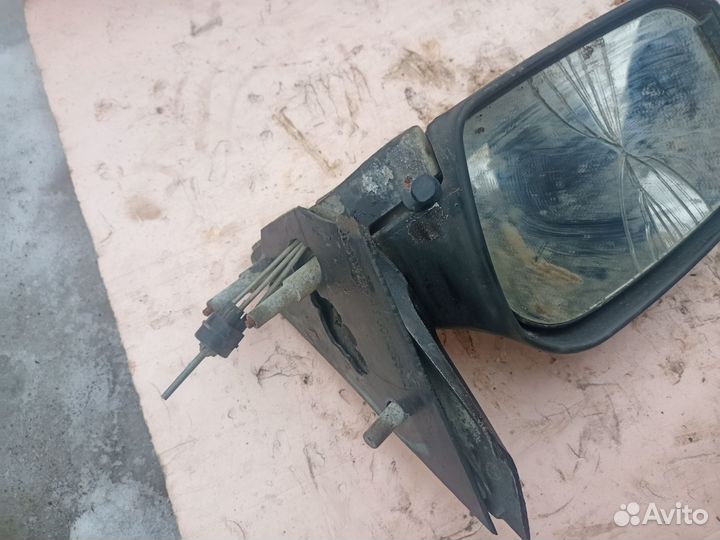 Зеркало заднего вида боковое левое Chevrolet Niva