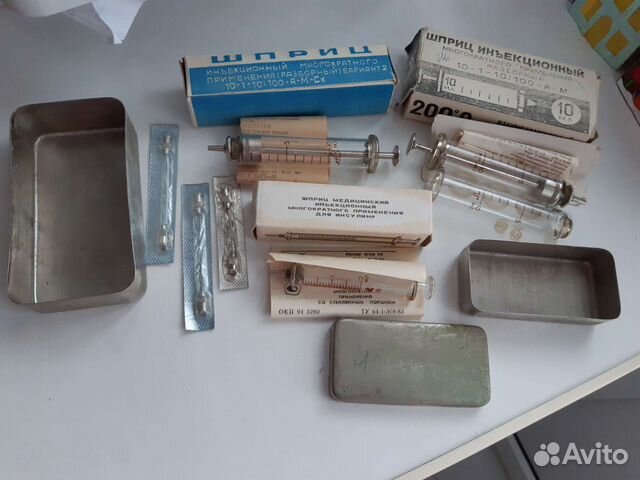 СССР Шприцы, иглы, контейнер для кипячения