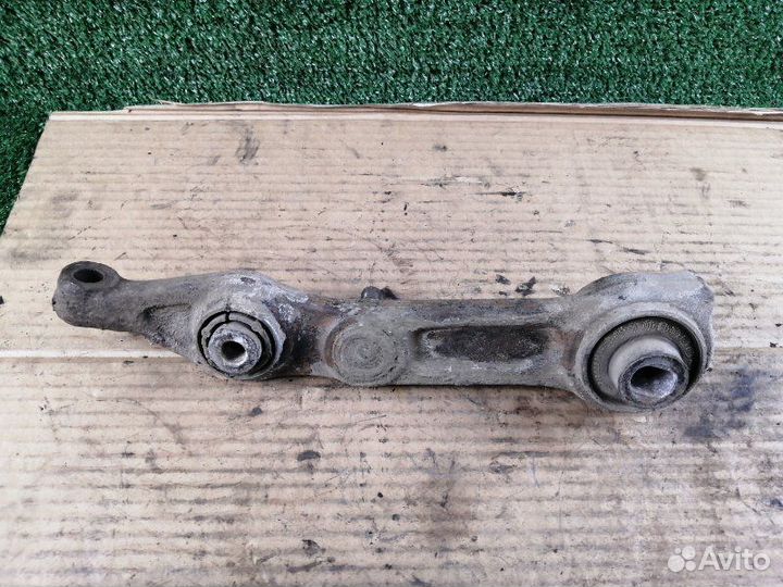 Рычаг под амортизатор передний левый Mercedes-Benz