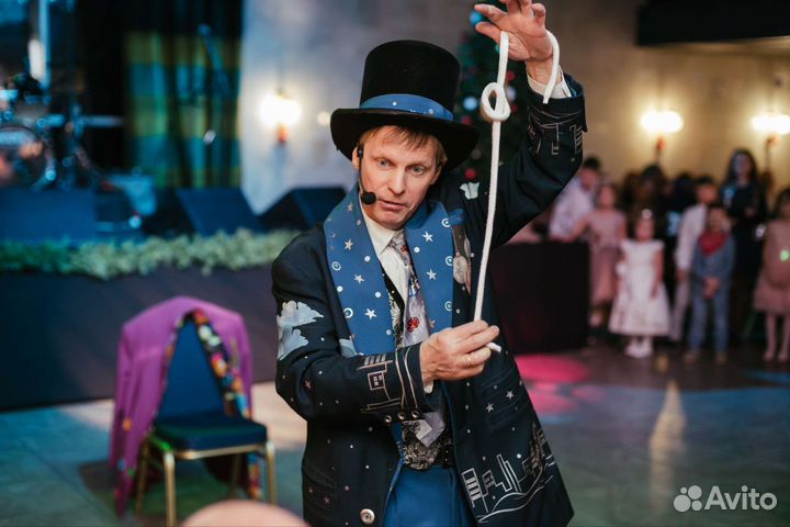 Фокусник престидижитатор