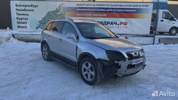 Обшивка стойки передней правой нижняя Opel Antara