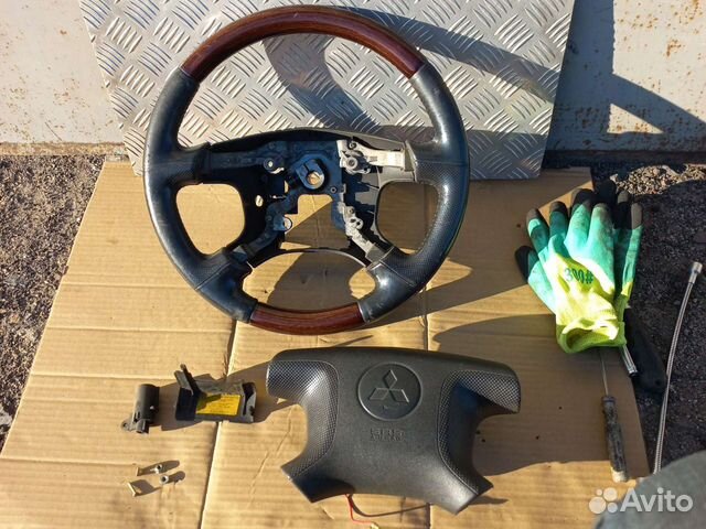 Mitsubishi Pajero 3 рулевое колесо(руль)