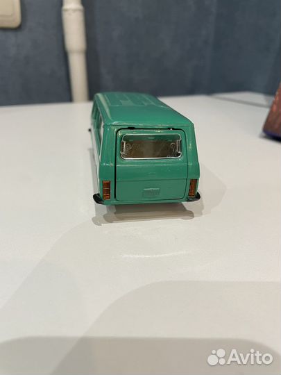Модель автомобиля Раф 1:43 СССР