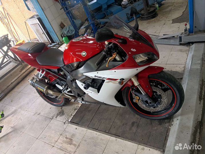 Yamaha r1