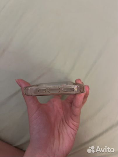 Чехол на iPhone 13