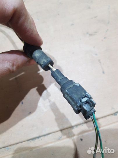 Датчик abs задний левый Subaru Legacy BL5