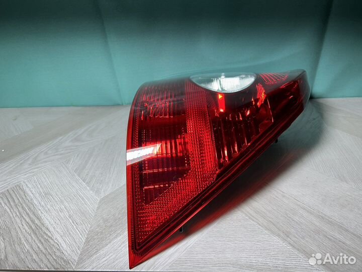 Фонарь задний правый Ford Focus 2 (04-11) седан
