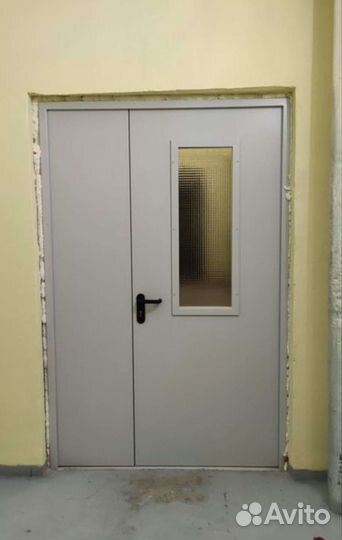 Дверь противопожарная со стеклом