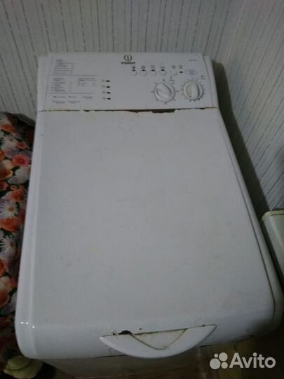 Продам стиральную машинку Indesit на запчасти