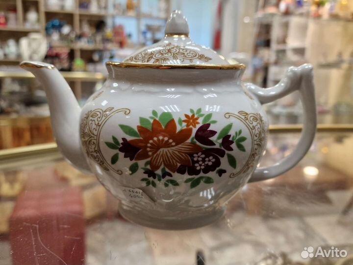 Фарфоровый чайник. Дулево