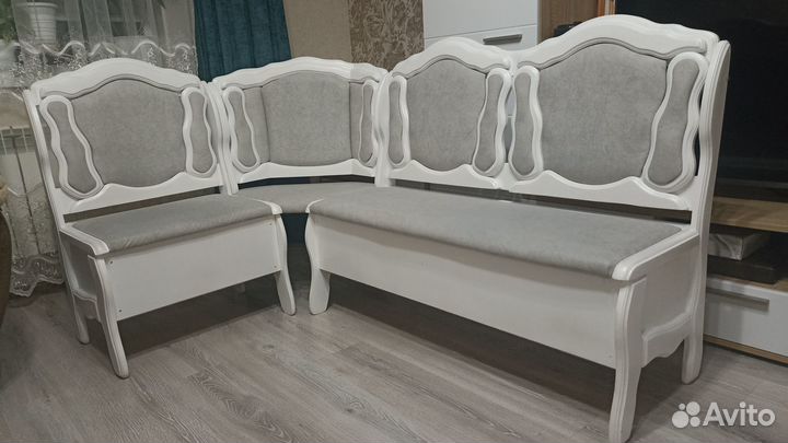 Продам кухонный уголок и стулья