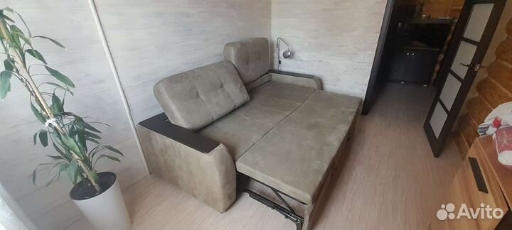 Диван
