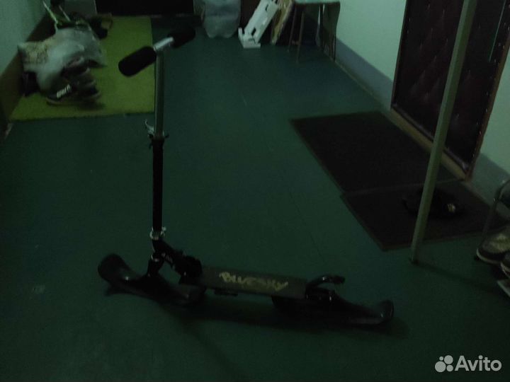 Самокат для снега