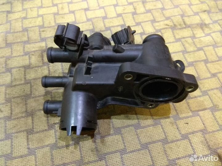 Корпус в сборе с термостатом VW Golf4 1.4,VAG 0321