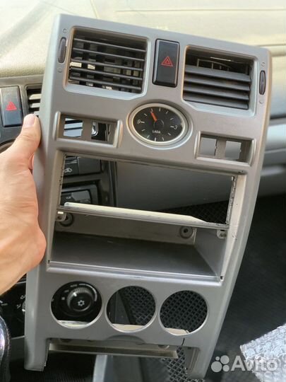 Консоль на priora 1 с часами и воздуховодом