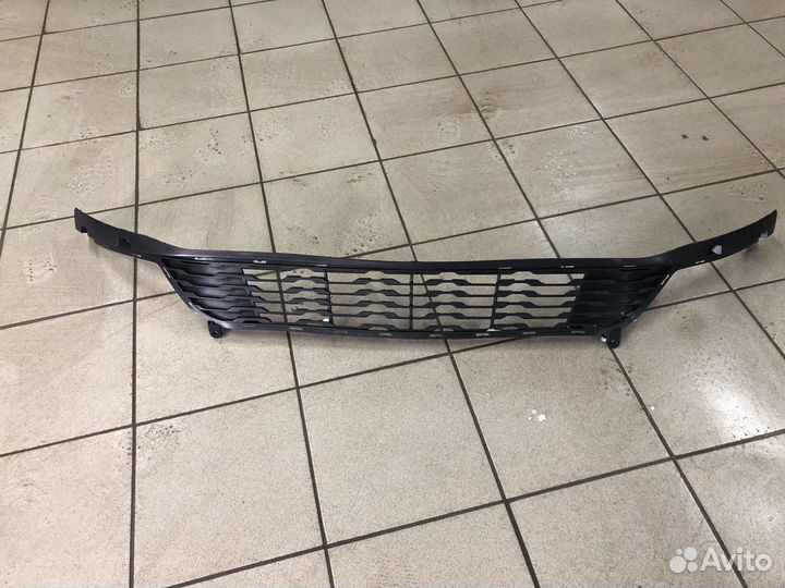 Решетка переднего бампера Kia Rio с 2011 по 2014 г