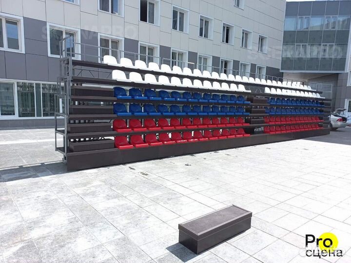 Телескопические трибуны на 147 мест