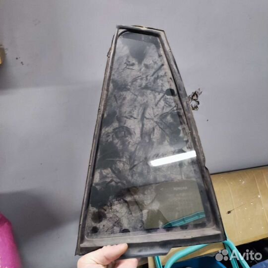 Стекло заднее уголок