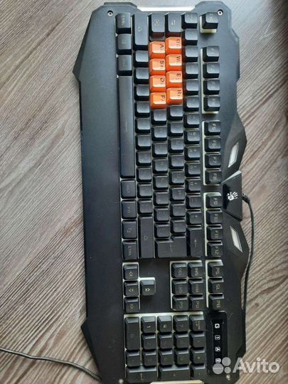 Игровая клавиатура с подсветкой