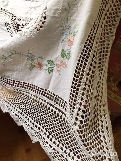 Скатерть вышитая старинная