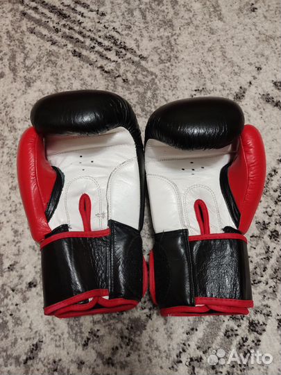 Боксерские перчатки Viking 10 oz